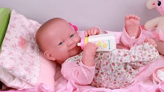 Play Dolls stories about New bedroom for baby and house chores [upl. by Enelrae]