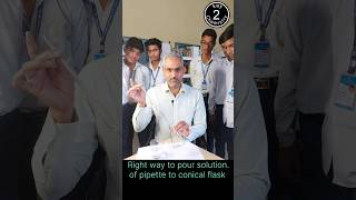 Redox Titration right way to pour solof pipette to conical flask chemistry practical trendshort [upl. by Zenia]