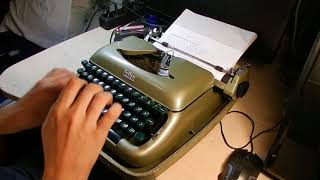 Typewriter 1959 Erika 10  Пишущаяпечатная машинка [upl. by Thorpe]