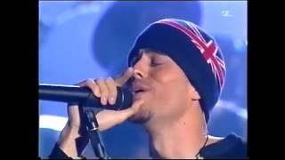 Enrique Iglesias Hero Escape Live from World Music Awards 2002 [upl. by Nira]