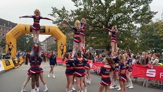 LIGHTS CHEERLEADER von Holstein Kiel beim KielLauf 2023 [upl. by Parrnell]