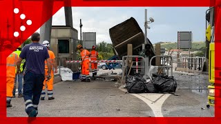 Maxiincidente in A12 alla barriera di Rosignano tre morti e sei feriti [upl. by Walden303]