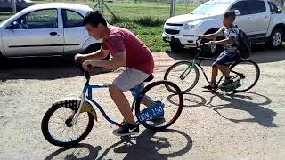 Prueba de bicicletas modificadas en una calle de Chacabuco [upl. by Nahgaem]