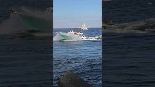 Fish Monger Heads Back Through The Choppy Manasquan Inlet  Point Pleasant Beach NJ [upl. by Yenahteb]