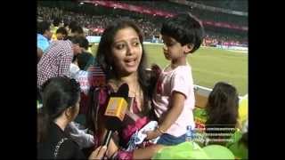 Actress Gopika and her family supporting Kerala Strikers in CCL 2013 [upl. by Heeley586]