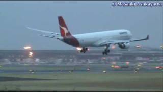 Crosswind Landing  by Qantas Airbus A330300 【VHQPG】 [upl. by Ntisuj]