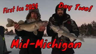 First Ice MidMichigan 2024 Day 2 Catching Crappy Bluegill and Walleye [upl. by Alo822]