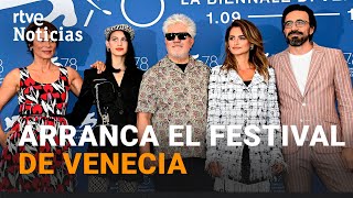 PEDRO ALMODÓVAR inaugura la MOSTRA de VENECIA con quotMadres Paralelasquot  RTVE [upl. by Aisayt]