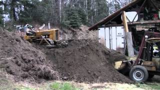 Lyle West John Deere 440 Diesel Dozer Moves Dirt [upl. by Meunier]