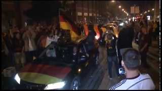 14072014 Ausgelassene WMFeier in Rostock  Autokorsos durch Innenstadt [upl. by Inittirb]