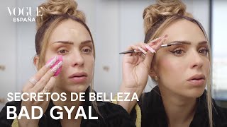 Bad Gyal maquillaje de jefaza con labios efecto volumen  Secretos de Belleza  VOGUE España [upl. by Celle]