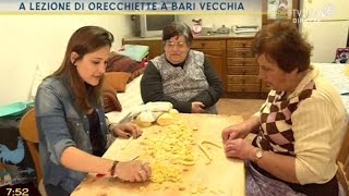 A lezione di orecchiette a Bari Vecchia [upl. by Macintosh811]