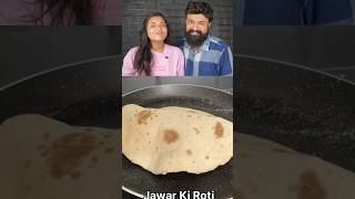 Jowar ki roti wo bhi itni Soft shorts trending foodhacks [upl. by Attenov]