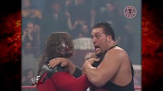 Kane Chokeslams to Big Show [upl. by Mauralia]