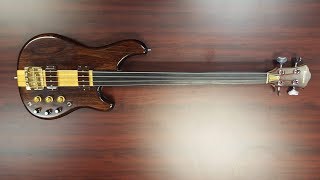 Ibanez Musician MC 940 fretless Bass 1981 [upl. by Oivat]