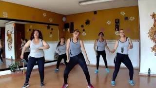 Coreografia Comerte toda Zumba [upl. by Silverstein]