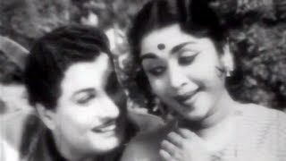 Idi Idichu Mazhai  MGR Saroja Devi  Neethikku Pin Paasam Tamil Song [upl. by Arbma]