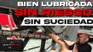 Cadena de moto bien lubricada sin riesgo sin desperdicio sin suciedad [upl. by Regen423]