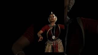 Abhisarika Nayika who goes into the darkest depth of the thorny forest to meet her beloved odissi [upl. by Meredi]