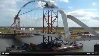 Nijmegen New bridge Подведение пролета моста и установка на опоры [upl. by Kciredec]