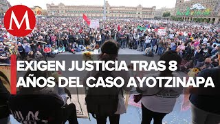 Manifestantes por Ayotzinapa se concentran en el Zócalo de CdMx [upl. by Aviva841]