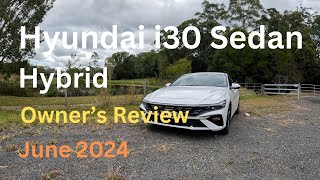 Hyundai i30 Hybrid  Review [upl. by Mich717]