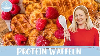 Protein Waffeln 😋💪  Low Carb Waffeln  Blitzrezept  Einfach Backen [upl. by Esilenna]