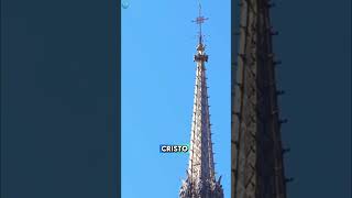 La SainteChapelle La Joya Gótica de París y sus Vitrales Únicos [upl. by Rushing]