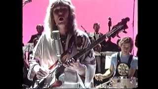 Steve Howe amp Chris Squire Old Grey Whistle Test 1975 Part 1 of 2 [upl. by Pomcroy736]