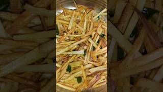 Pachakappa kondu vegathil chips undakkam😍food cookingfood viralvideo shorts [upl. by Amsa80]