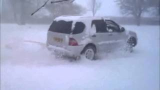 Mercedes ML430 Snow Drift [upl. by Jenda]