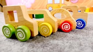 Kinderfilm  Unser Spielzeug aus Holz  Wir lernen die Farben [upl. by Ellehcir]