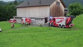 Unfall in Andelsbuch Pkw landet in Wald [upl. by Nwahshar]