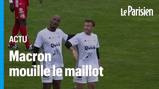 Football  Macron chausse les crampons et marque sur pénalty [upl. by Oicangi43]