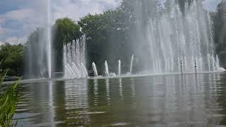 Wasserspiel in Planten un Blomen Hamburg 8K Tagsüber Daytime [upl. by Ajim337]