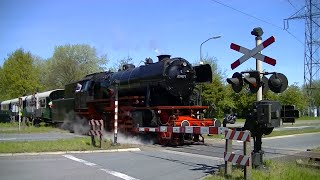 Spoorwegovergang Apeldoorn  Dutch railroad crossing [upl. by Frame]