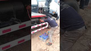 truck starting problem mechanic truck shortvideo [upl. by Shep56]