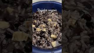 frijoles caraotas negras beans ytviral latinfood youtubeshorts ytshorts tajadas yt bread [upl. by Deibel]