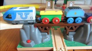 Train en bois Brio  Wooden train Brio  garage amp tunnel [upl. by Ennaej]