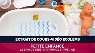 CAP AEPE Accompagnant Éducatif Petite Enfance  le bain de bébé [upl. by Epolulot]