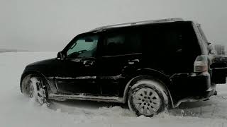 Mitsubishi Pajero IV snow [upl. by Nnadroj]