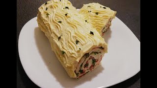 Tronchetto di Natale salato  Ricetta senza cottura con pane tramezzini [upl. by Yelnoc739]