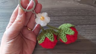 Fragole Amigurumi 🍓 Portachiavi Uncinetto Tutorial🍀 Fresas Llavero Crochet 🍓 Strawberry Keychain 💚 [upl. by Akino]