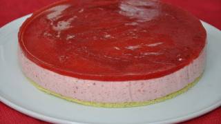 Recette du gâteau Bavarois aux fraises et pistache [upl. by Culhert]