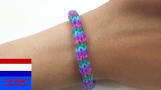 DIY vierkleurige armband van loom bandjes  rainbow loom armband  handleiding [upl. by Sisi555]