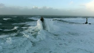 Les héros de lîle dOuessant • FRANCE 24 [upl. by Dammahum]