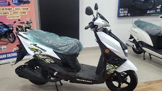 Suzuki avenis reviewSuzuki avenis detailed review segment mai Sabse jyada average Dene wali scooty [upl. by Atilrak433]