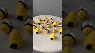 Fondant edible bumble bees edibleperfections customcakes customcaketoppers etsyorder [upl. by Ecinom578]