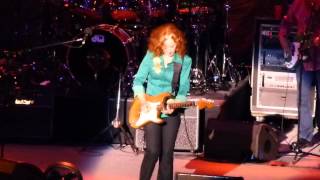 Bonnie Raitt feat Mike Finnigan quotI Got News For Youquot [upl. by Israeli929]