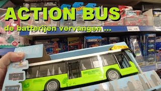 Action Stadsbus met geluid hoe batterijen vervangen [upl. by Read]